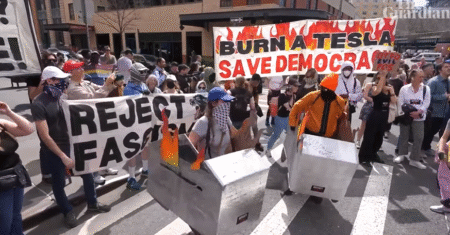 Фото: Скриншот јутуб Guardian news