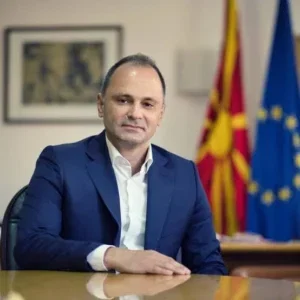 Доста е – емократијата и Европа победуваат